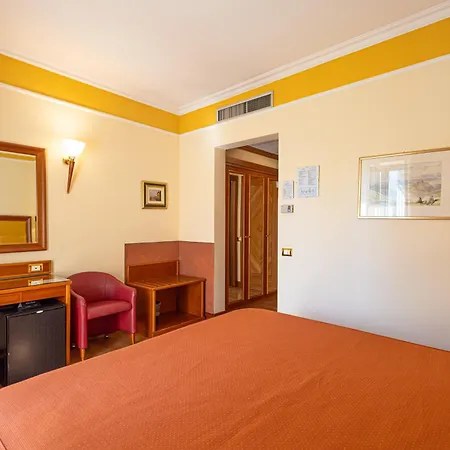 Hotel Il Chiostro By Lvg Collection 3*